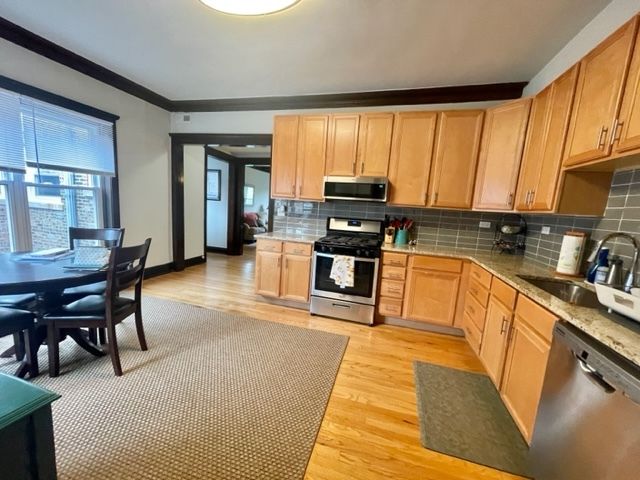 4452 N Winchester Avenue 3, Chicago, IL 60640