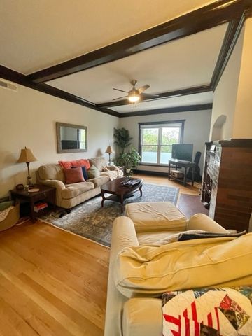 4452 N Winchester Avenue 3, Chicago, IL 60640