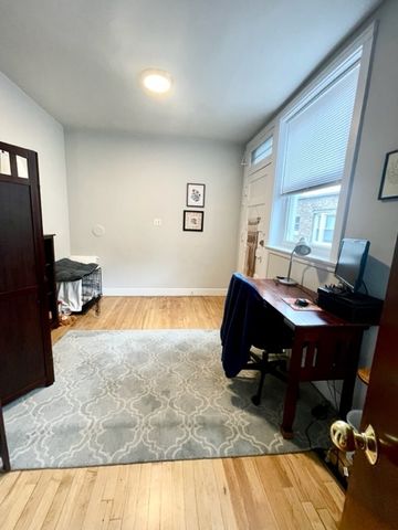 4452 N Winchester Avenue 3, Chicago, IL 60640