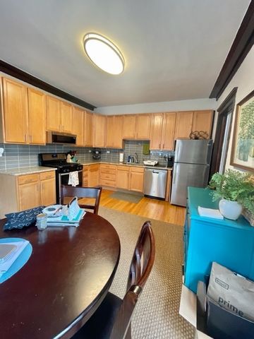 4452 N Winchester Avenue 3, Chicago, IL 60640