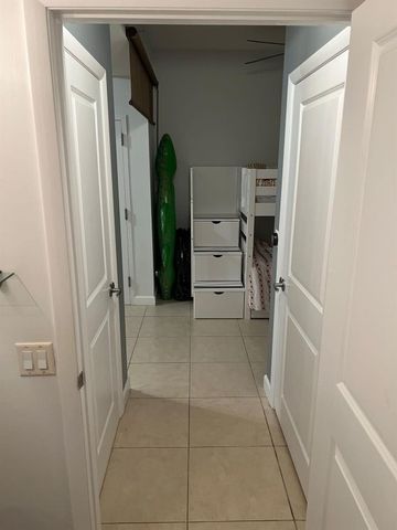 1945 S Ocean Drive 910, Hallandale Beach, FL 33009