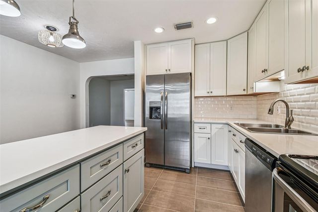 275 MATEO WAY NE, St Petersburg, FL 33704