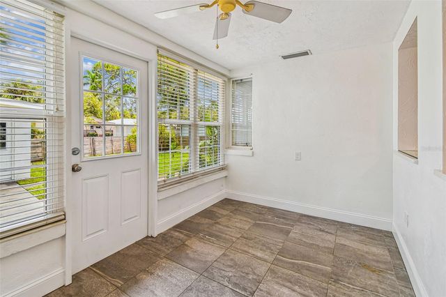 275 MATEO WAY NE, St Petersburg, FL 33704