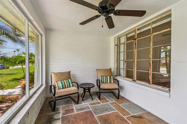 275 MATEO WAY NE, St Petersburg, FL 33704