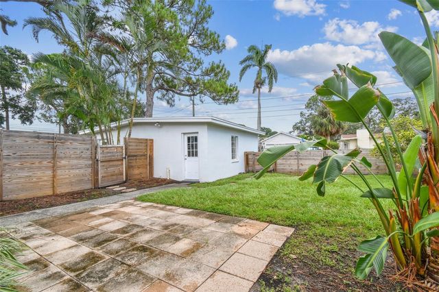 275 MATEO WAY NE, St Petersburg, FL 33704