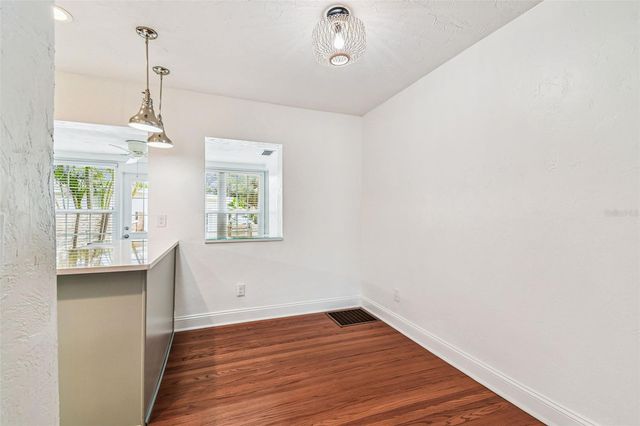 275 MATEO WAY NE, St Petersburg, FL 33704