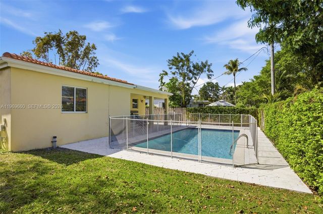 5851 SW 15th St, West Miami, FL 33144