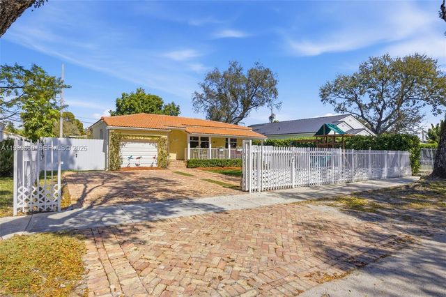 5851 SW 15th St, West Miami, FL 33144