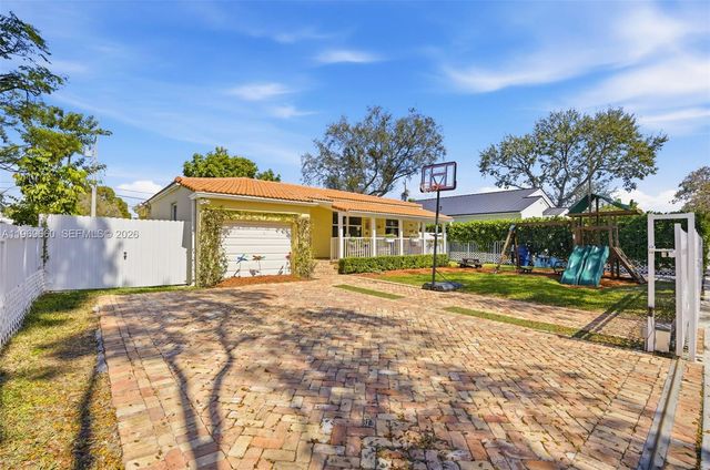 5851 SW 15th St, West Miami, FL 33144