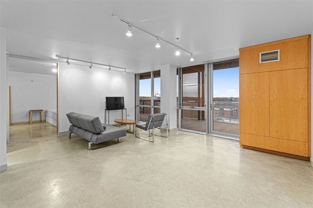 221 E College Street 803, Iowa City, IA 52240