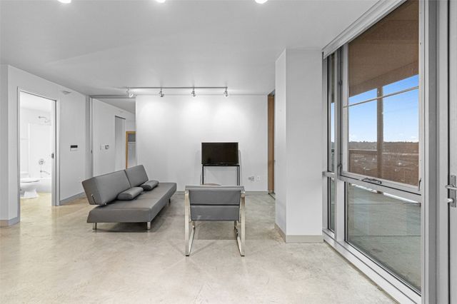 221 E College Street 803, Iowa City, IA 52240