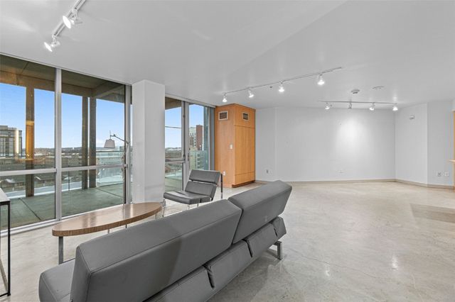 221 E College Street 803, Iowa City, IA 52240