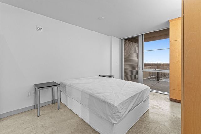 221 E College Street 803, Iowa City, IA 52240