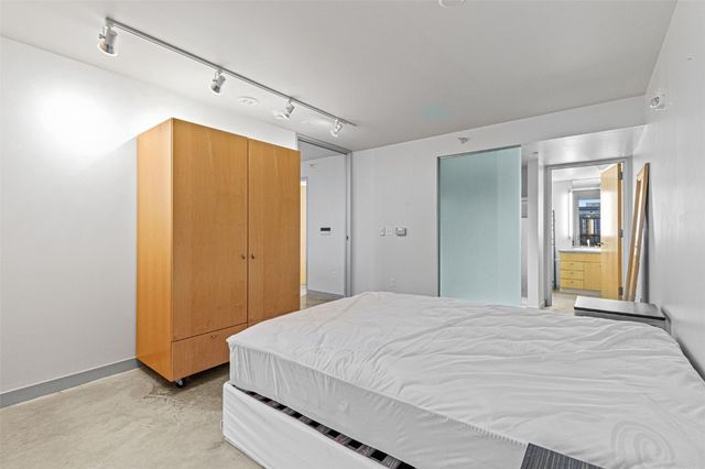 221 E College Street 803, Iowa City, IA 52240