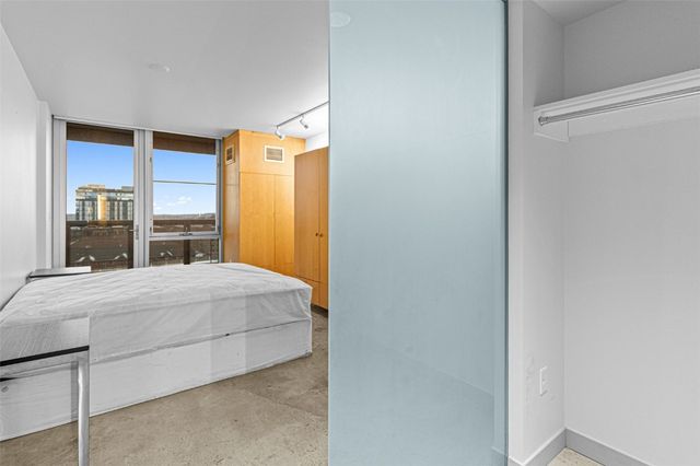 221 E College Street 803, Iowa City, IA 52240