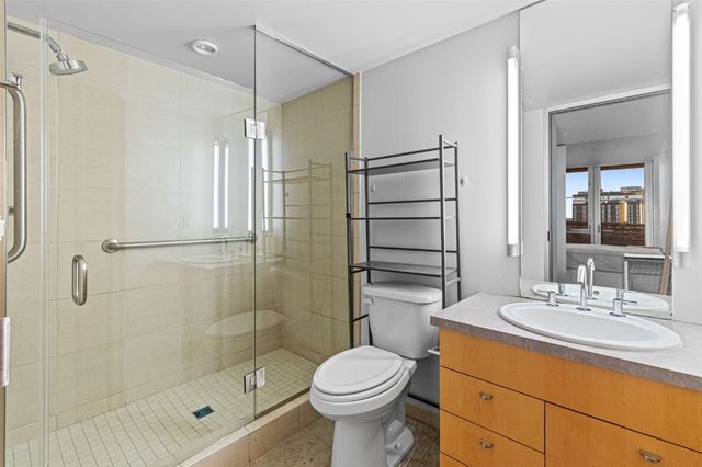 221 E College Street 803, Iowa City, IA 52240