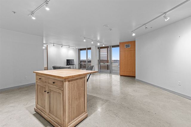 221 E College Street 803, Iowa City, IA 52240