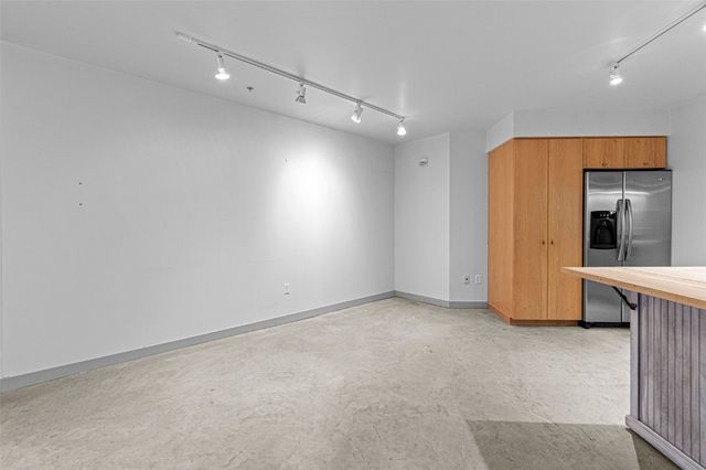 221 E College Street 803, Iowa City, IA 52240