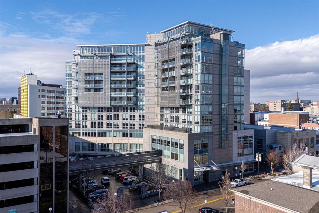 221 E College Street 803, Iowa City, IA 52240