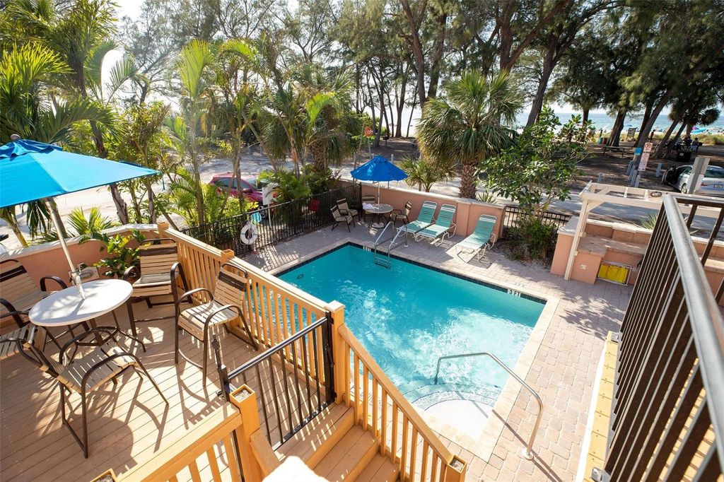 102 39TH STREET 2, HOLMES BEACH, FL 34217 — photo 5