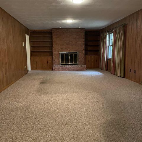 6515 Tallwood DR, Roanoke, VA 24018