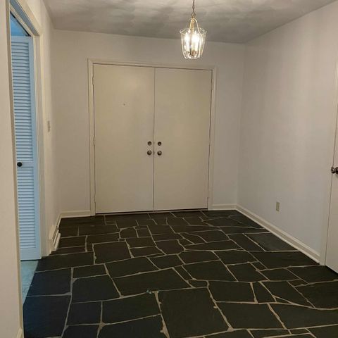 6515 Tallwood DR, Roanoke, VA 24018