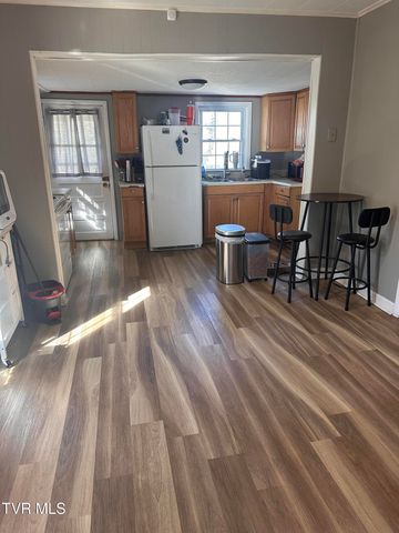 1821 Broad Street, Bristol, TN 37620