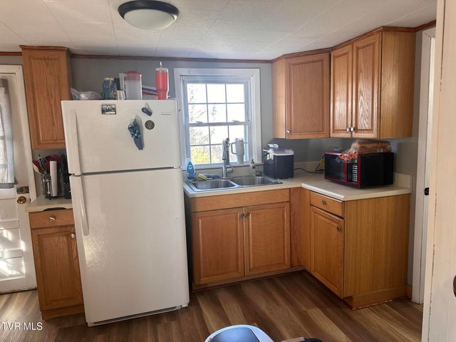 1821 Broad Street, Bristol, TN 37620