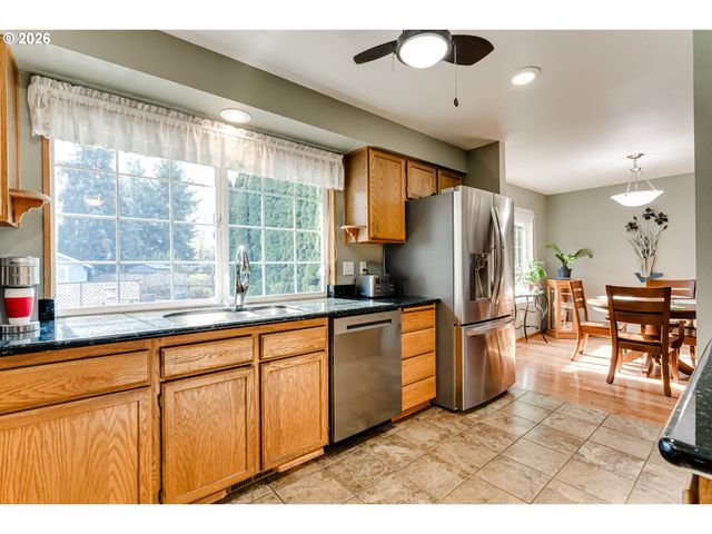 5131 TREVON St, Eugene, OR 97402