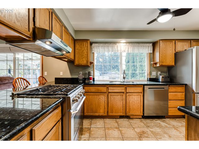 5131 TREVON St, Eugene, OR 97402