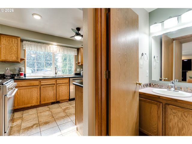 5131 TREVON St, Eugene, OR 97402