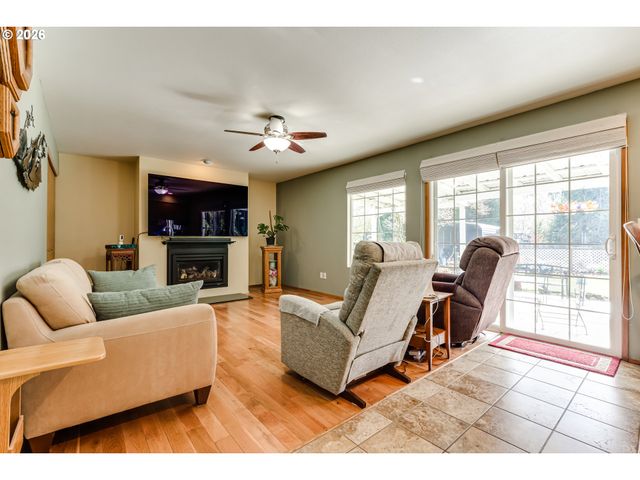 5131 TREVON St, Eugene, OR 97402