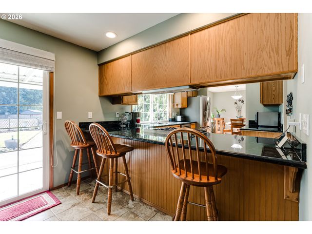 5131 TREVON St, Eugene, OR 97402