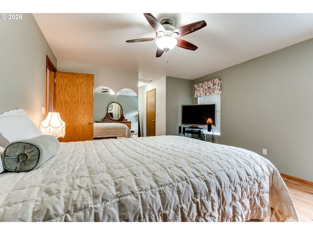 5131 TREVON St, Eugene, OR 97402