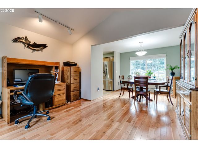 5131 TREVON St, Eugene, OR 97402