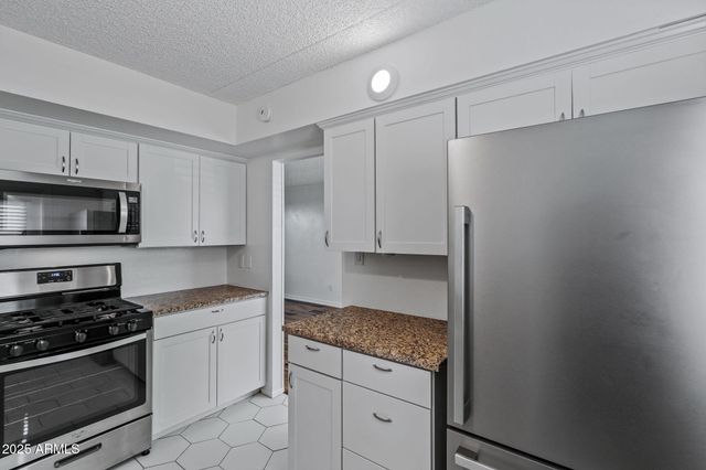 7141 N 16TH Street 35, Phoenix, AZ 85020