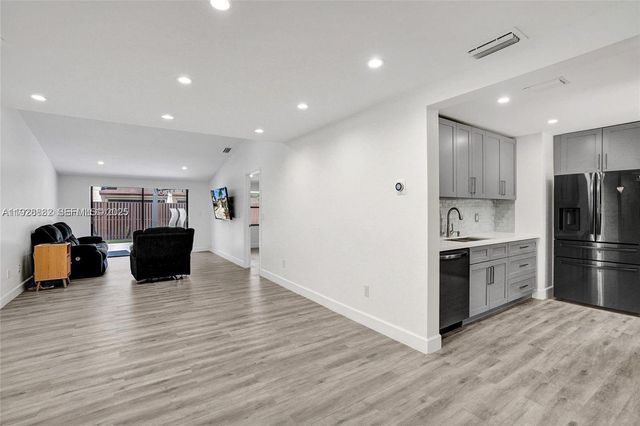 13705 SW 101st Ter 13705, Miami, FL 33186