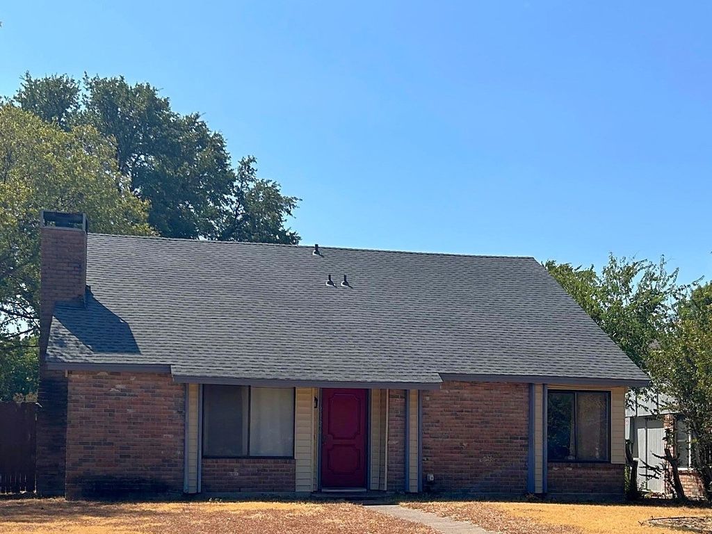 2926 Bonanza Lane, Garland, TX 75042