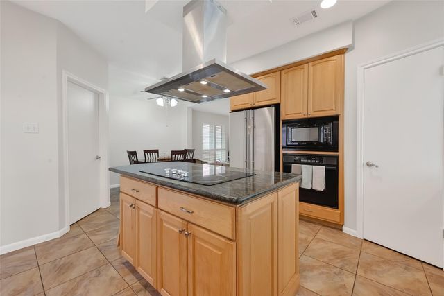 11718 Pecan Creek Drive, Houston, TX 77043