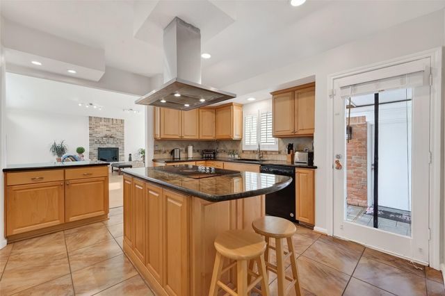 11718 Pecan Creek Drive, Houston, TX 77043