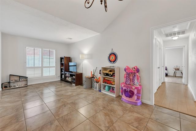 11718 Pecan Creek Drive, Houston, TX 77043