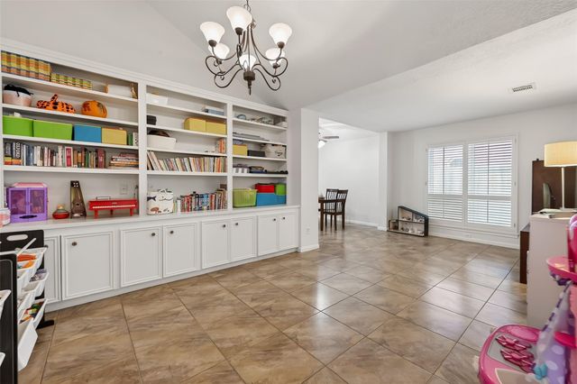 11718 Pecan Creek Drive, Houston, TX 77043