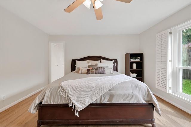 11718 Pecan Creek Drive, Houston, TX 77043