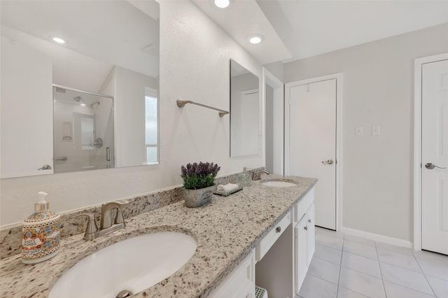 11718 Pecan Creek Drive, Houston, TX 77043