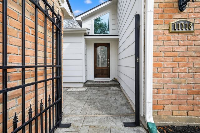 11718 Pecan Creek Drive, Houston, TX 77043