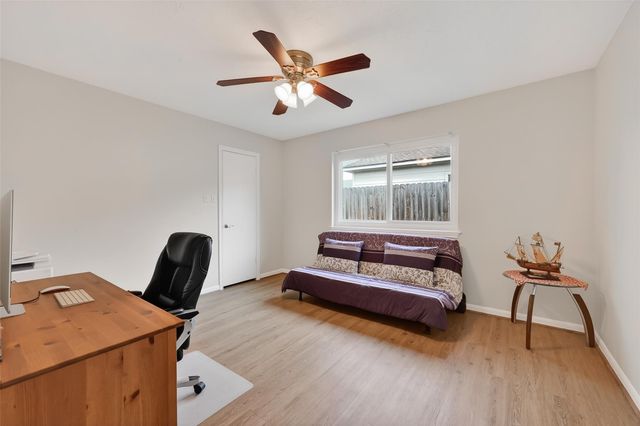 11718 Pecan Creek Drive, Houston, TX 77043