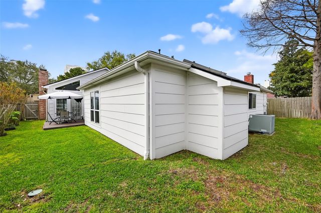 11718 Pecan Creek Drive, Houston, TX 77043