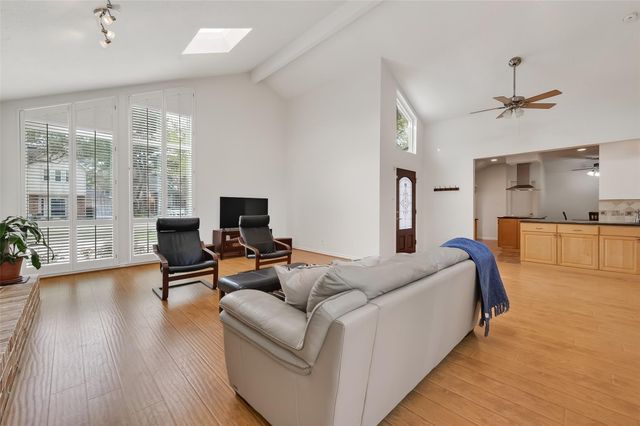 11718 Pecan Creek Drive, Houston, TX 77043