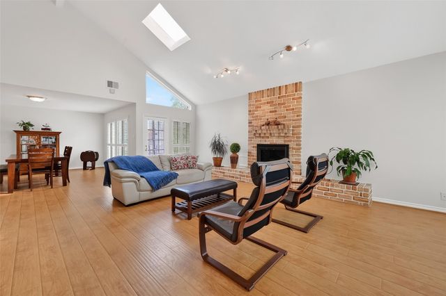 11718 Pecan Creek Drive, Houston, TX 77043