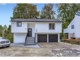 17980 MARKHAM Ct, Oregon City, OR 97045